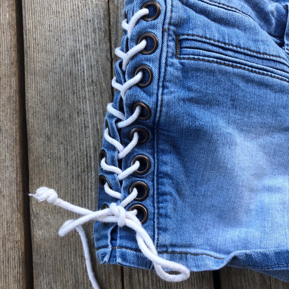 Shorts - Picture 2 of 3